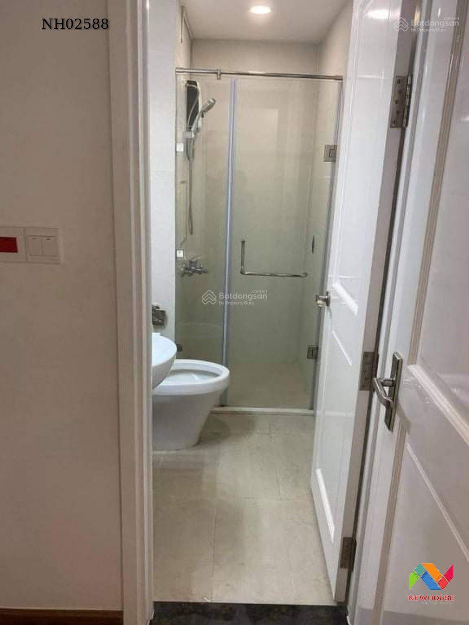 76m2 3PN 2WC nhà trống có máy lạnh 14tr/th 76m2 3PN 2WC nhà trống có máy lạnh 14tr/th