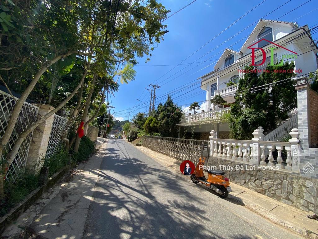 Bán lô góc 2 mặt tiền đường chính trung tâm Đà Lạt, giá tốt cho nhà đầu tư