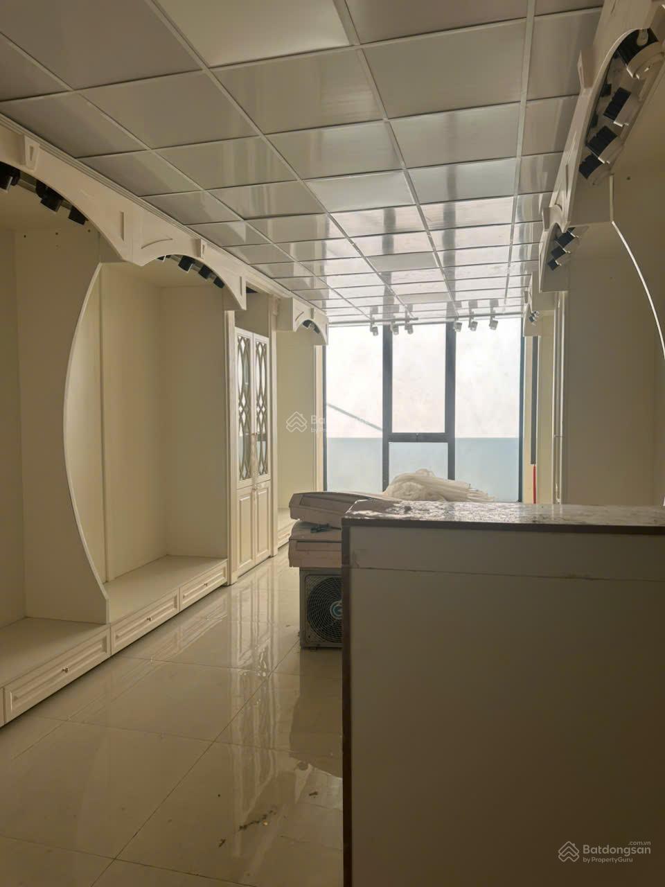 Cho thuê nhà mặt tiền đường Hồ Văn Huê P9 Phú Nhuận - DT 10x14 - Trệt 3 lầu - 35 triệu - 0979 282 *** Cho thuê nhà mặt tiền đường Hồ Văn Huê P9 Phú Nhuận - DT 10x14 - Trệt 3 lầu - 35 triệu - 0979 282 ***