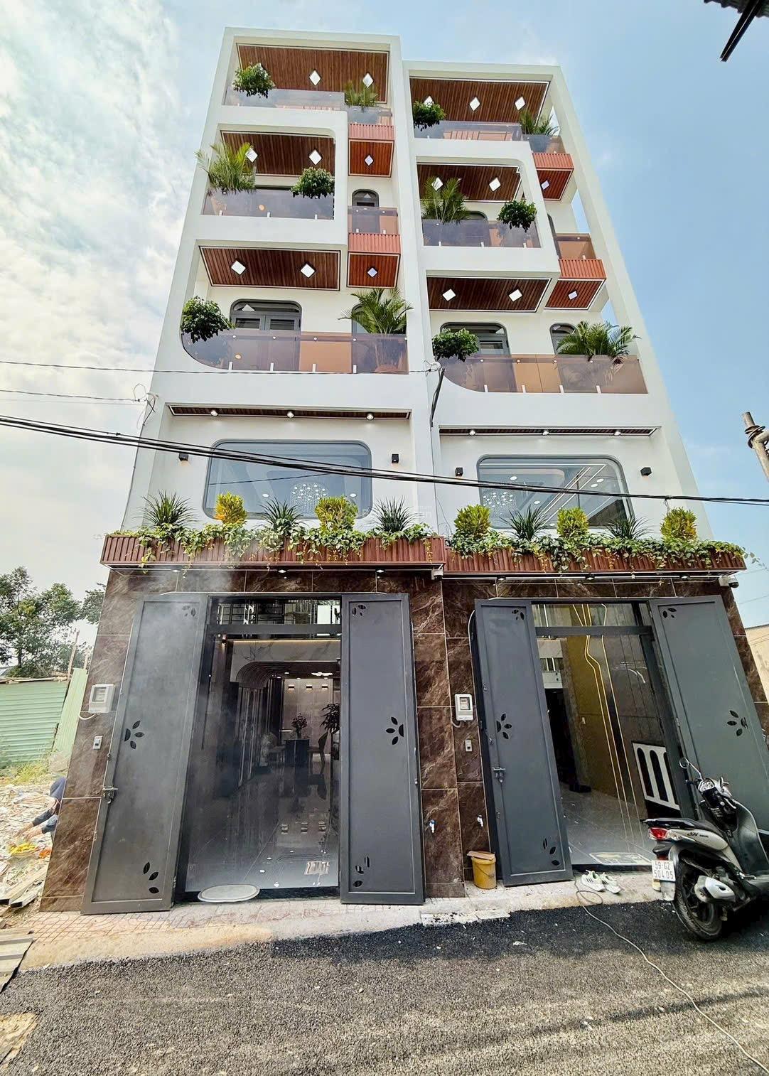 Tết rồi săn nhà rẻ thôi. 1 trệt 1 lửng 3 lầu giá 6.38 tỷ ngay tiểu học Nguyễn Văn Thệ - Tô Ngọc Vân