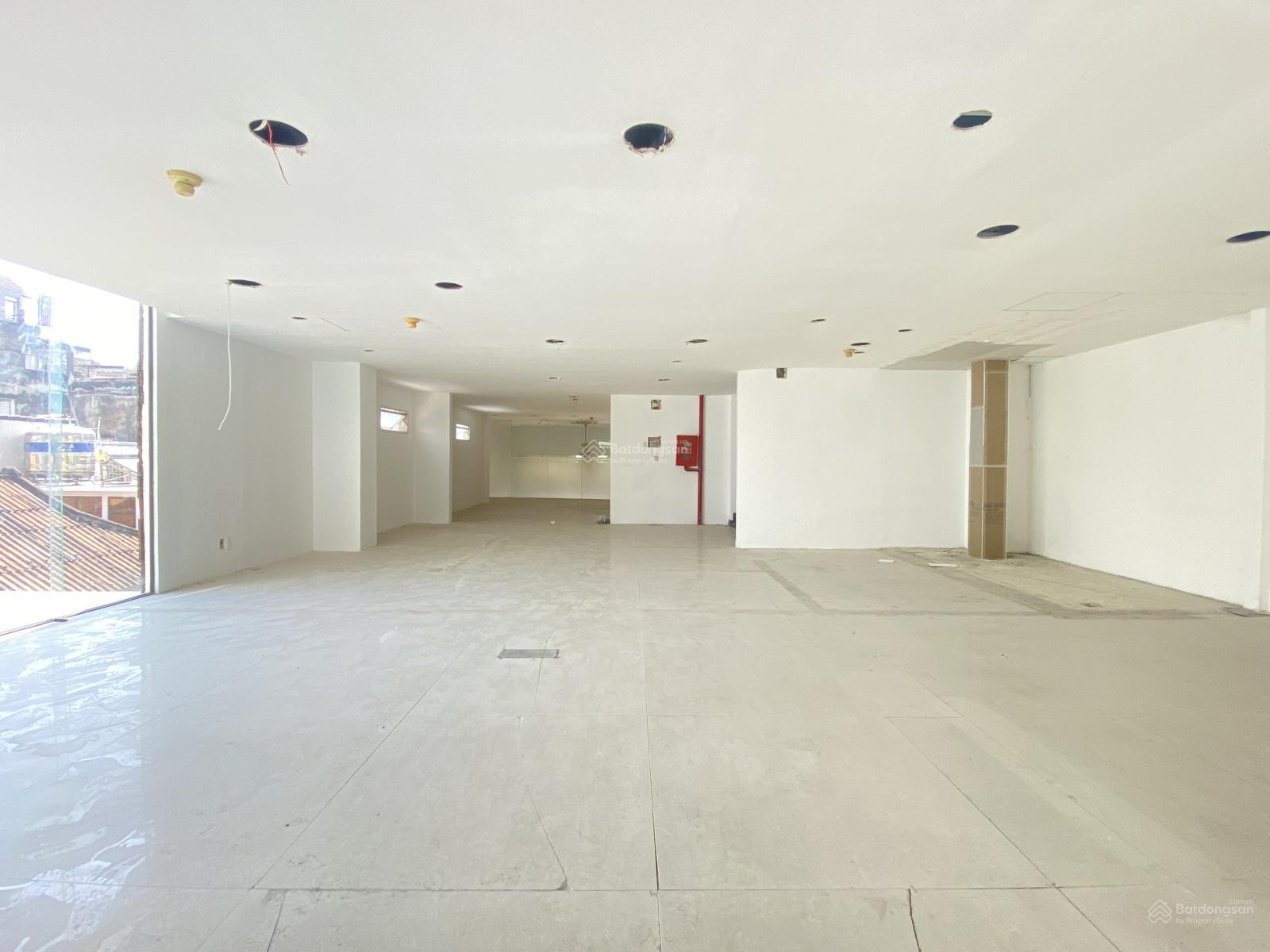 VĂN PHÒNG QUẬN TÂN BÌNH GIÁP TRUNG TÂM. DIỆN TÍCH 150M2 - 200M2 GIÁ CHỈ 35TR/ THÁNG ĐÃ PHÍ