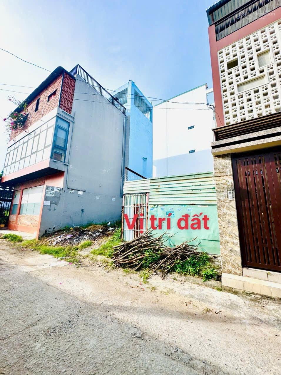 Bán đất ngay Võ Văn Hát 64m2 chỉ 4,25 tỷ