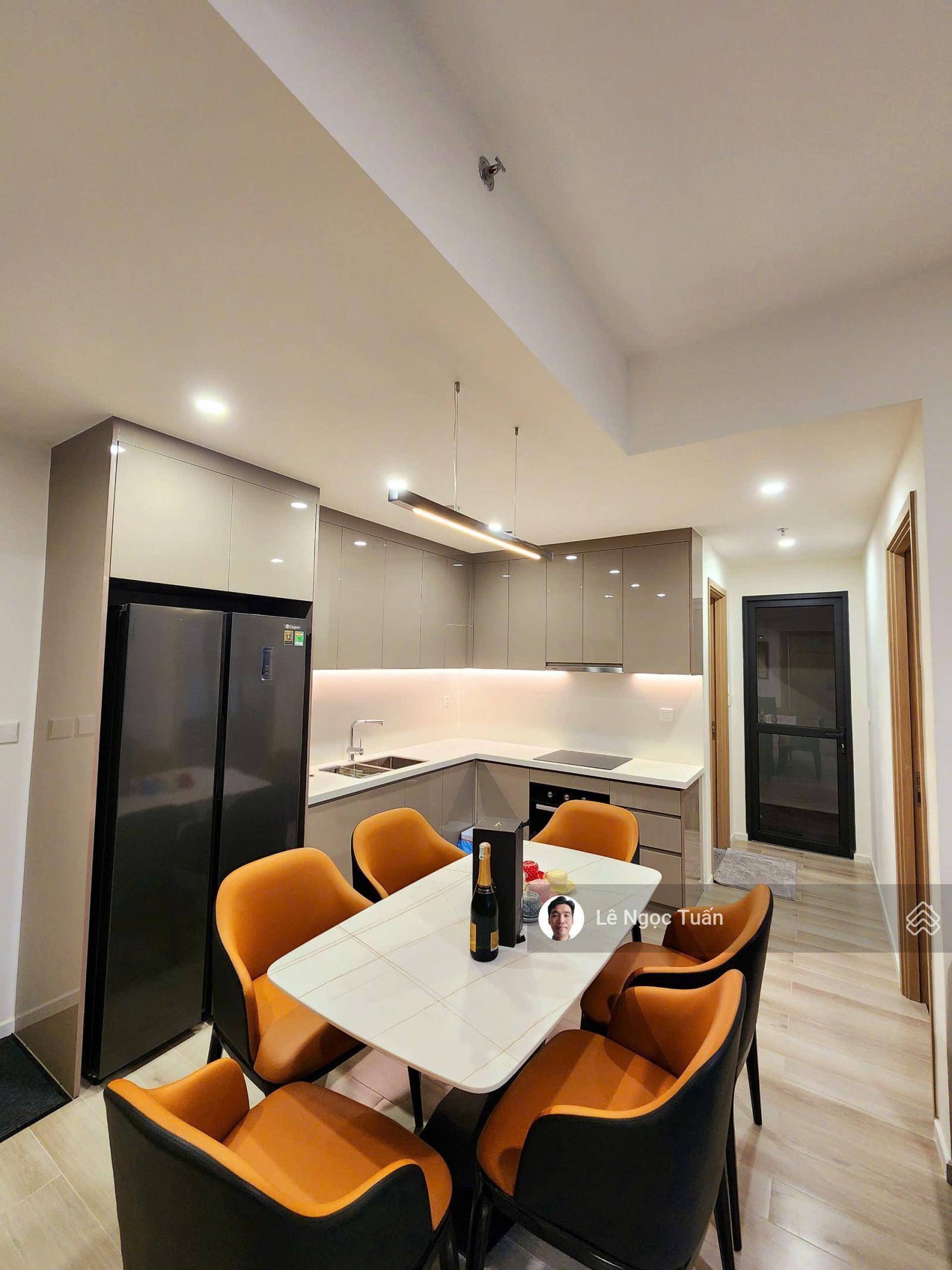 Cho thuê 2PN Masteri Centre Point view nội khu