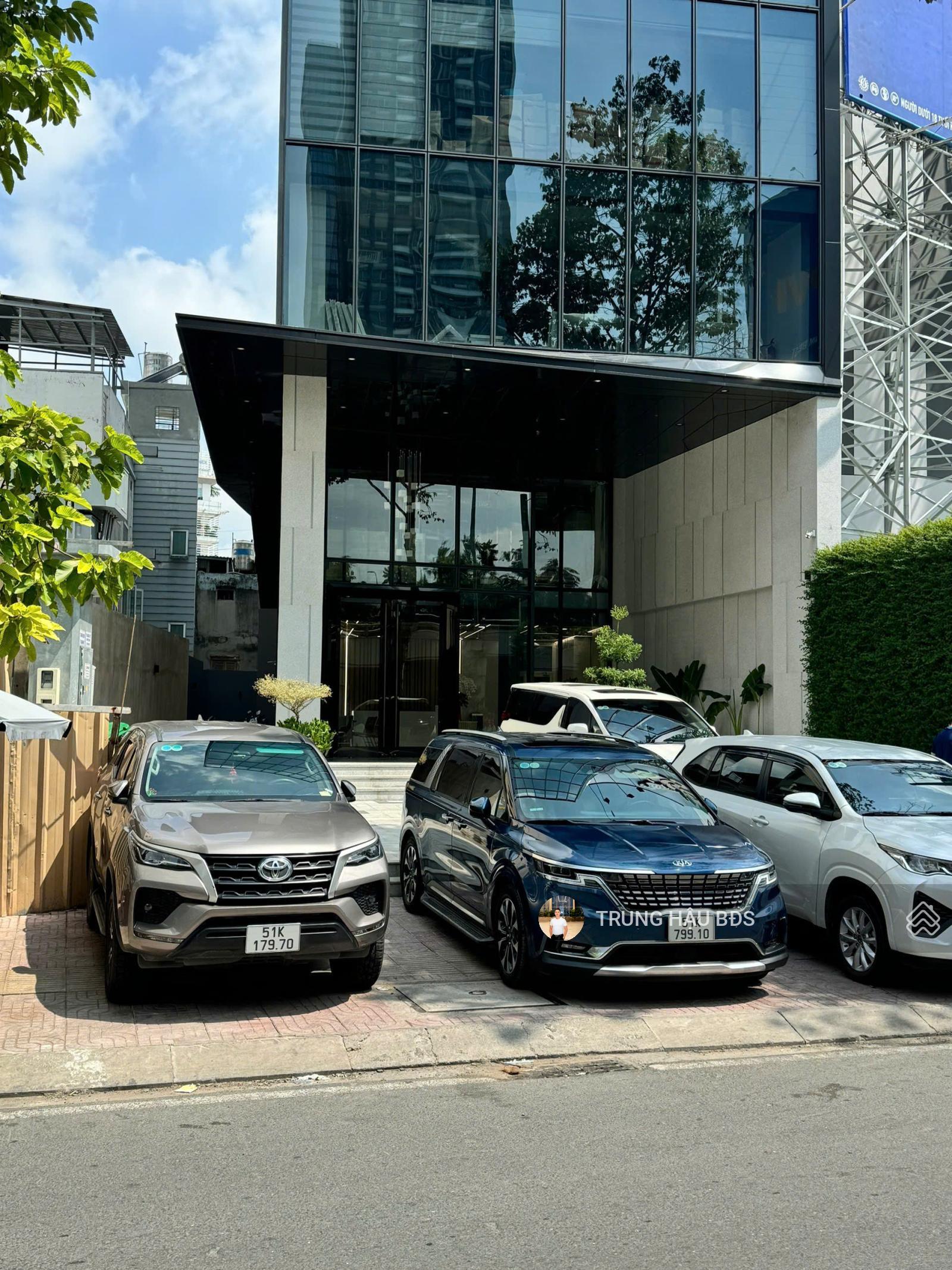 Bán Tòa Nhà VP Nguyễn Hữu Cảnh - BT - DT 1.500m2 Sàn - Hầm - 8 Tầng - HĐT 200 Triệu - Giá 85 Tỷ