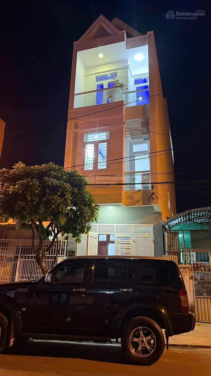 Bán nhà mặt tiền đường Châu Văn Liêm, Phước Long có thang máy. Đầy đủ nội thất xịn, sổ đã hoàn công