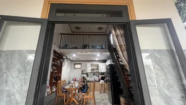 Cần bán căn nhà lô góc 2 mặt tiền đường, gần công viên, vị trí kinh doanh thuận lợi. LH 0972 773 ***