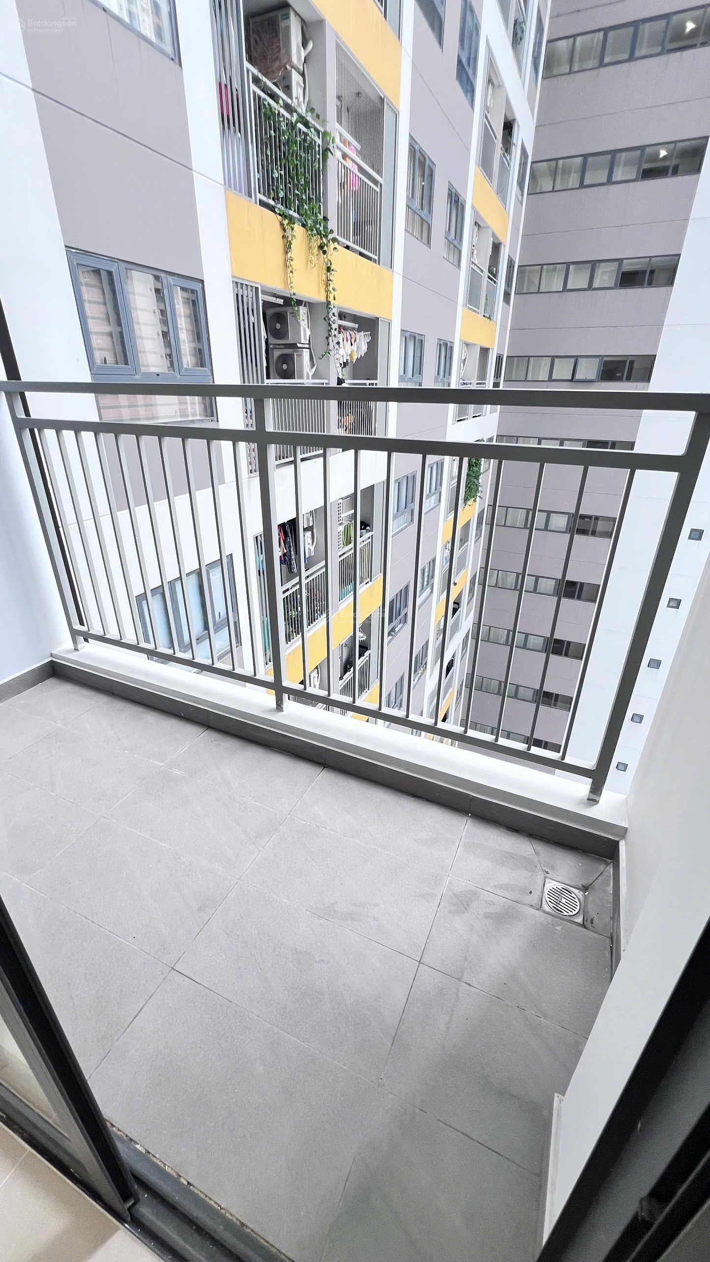 Tôi chính chủ cần bán nhanh căn hộ 2PN tầng trung Q7 Riverside giá 3,820 thu nét về. LH 0902 704 ***