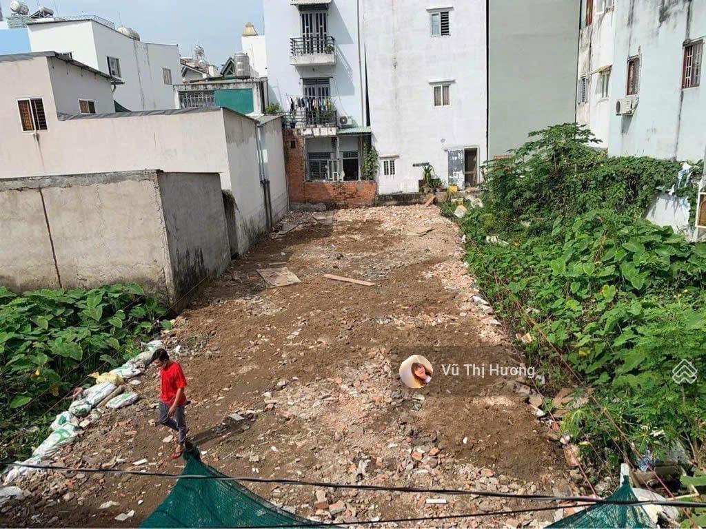 BÁN ĐẤT QUẬN 7 - 8.3M x 28M - GẦN SÂN BÓNG ĐÁ CÔNG VINH - 7.9 TỶ