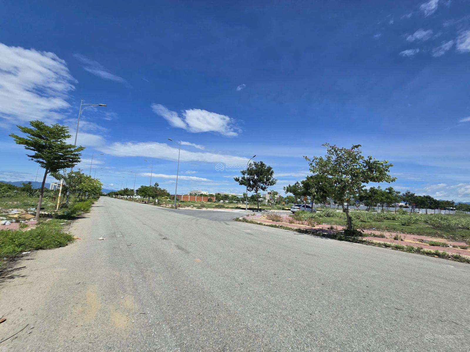 Bán đất mặt tiền đường lớn 21m tại khu k2, 84m2 thổ cư, gần biển Bình Sơn 2.6tỷ bao sổ