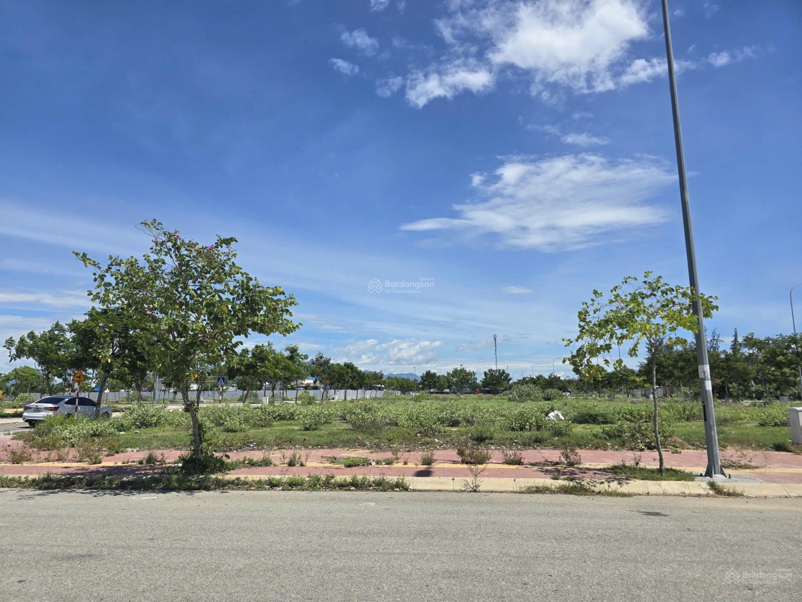 Bán đất mặt tiền đường lớn 21m tại khu k2, 84m2 thổ cư, gần biển Bình Sơn 2.6tỷ bao sổ