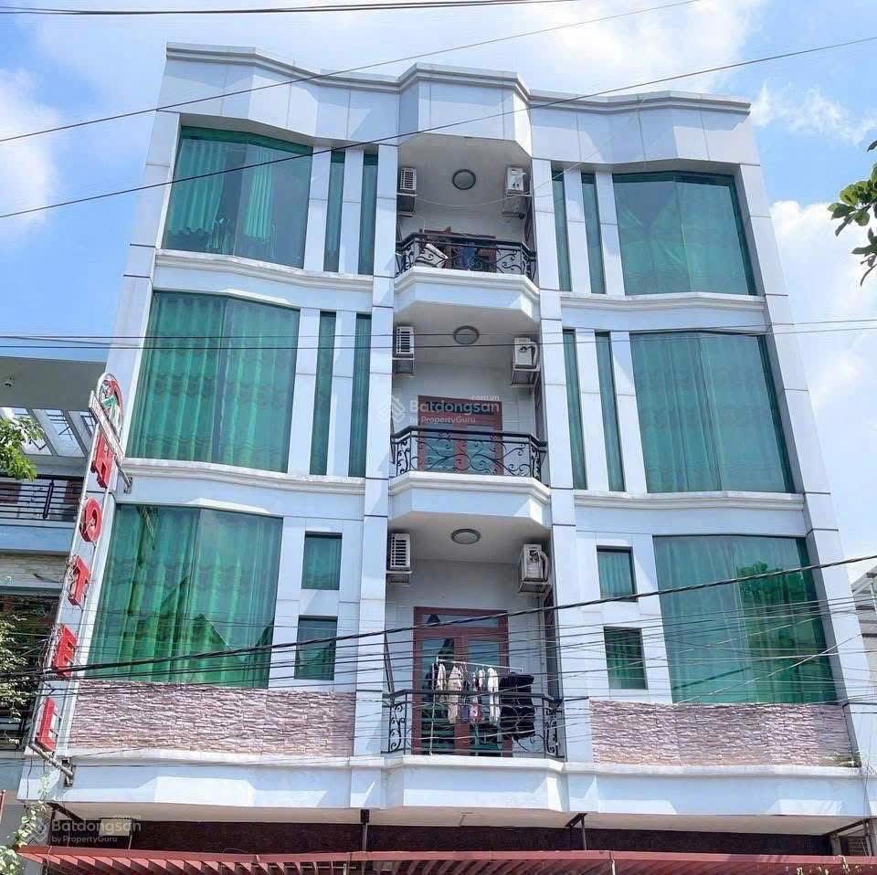 Bán khách sạn 5 tầng - trung tâm Dĩ An, giáp Thủ Đức | Dòng tiền ổn định