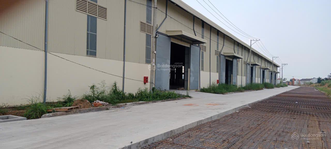Cho thuê kho DT: 20.000m2 mới đẹp, PCCC tự động tại Thạnh Hóa, Long An, giá thuê: 75k/m2