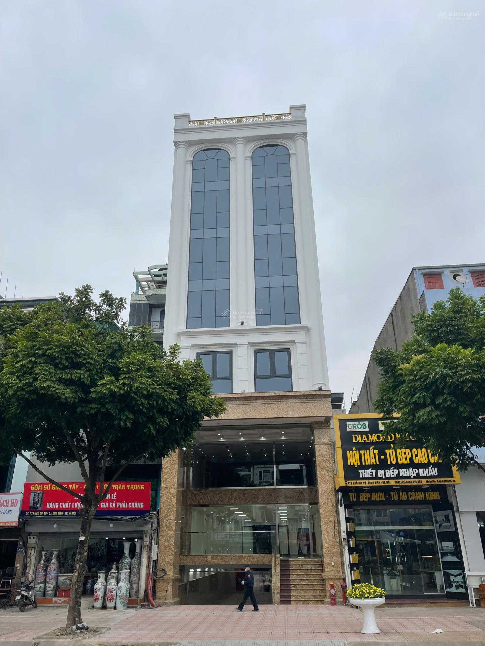 Cho thuê nhà Cầu Diễn, Bắc Từ Liêm, 150m2 * 6,5 tầng 1 hầm, MT 8m thông sàn, thang máy, giá 80 tr