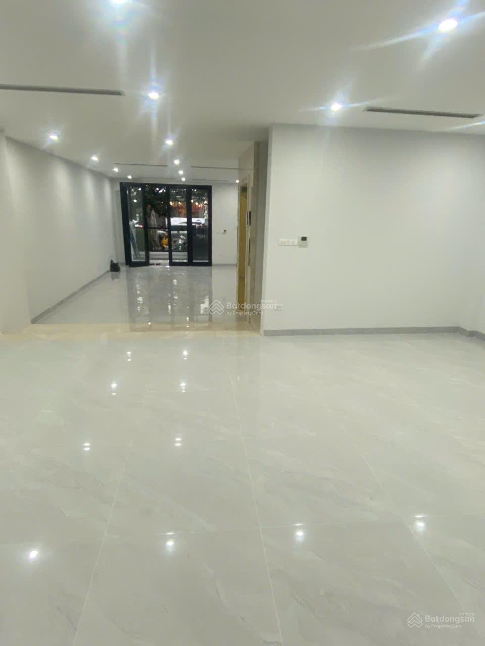 Cho thuê nhà MP Mễ Trì Hạ, Mễ Trì, Nam Từ Liêm. giá rẻ nhất khu vực DT 70m, MT 5m 5 tầng. giá 40tr