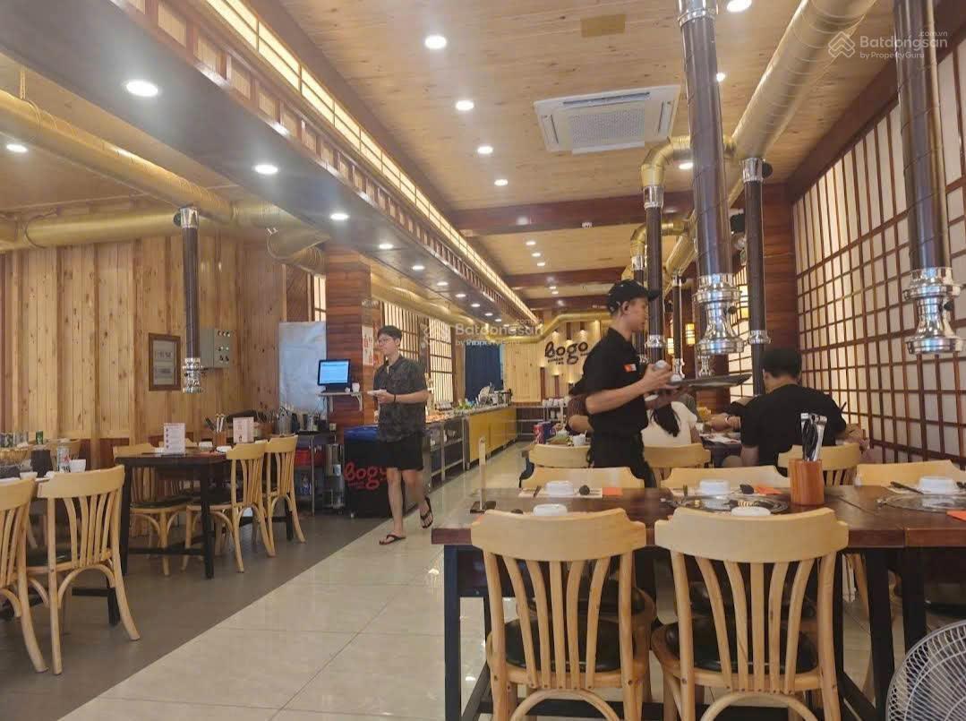 Mặt tiền đường giá tốt nằm ngay Phạm Ngọc Thạch Quận 3