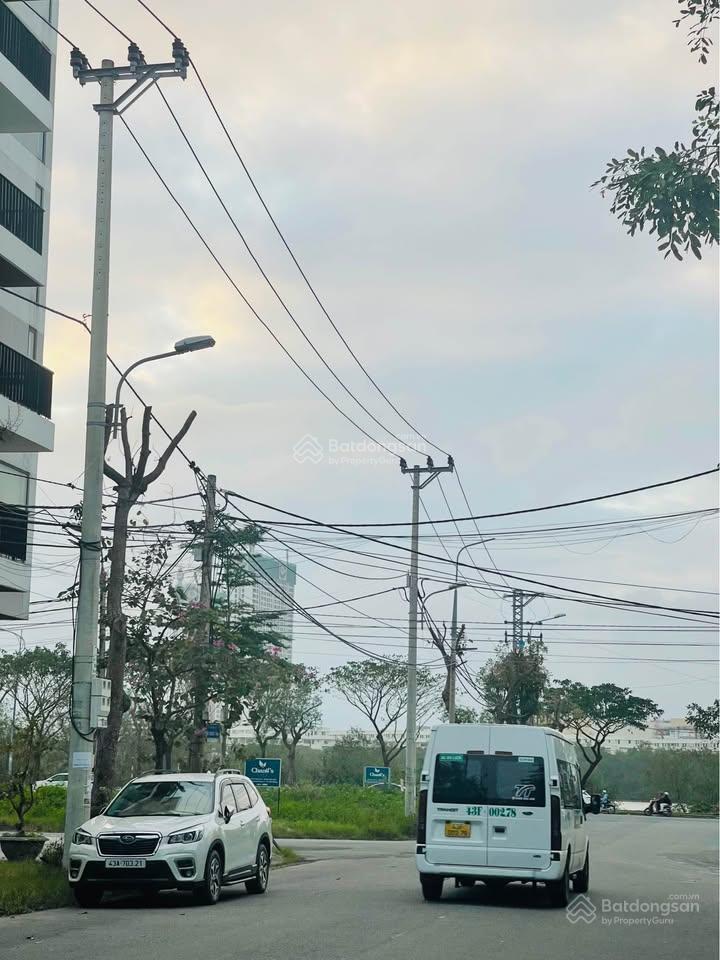 Bán toà Căn Hộ 4,5 tầng PHẠM TUẤN TÀI - sát sông Chương Dương , 10p CH .giá 15ty8 LH 0942 992 ***