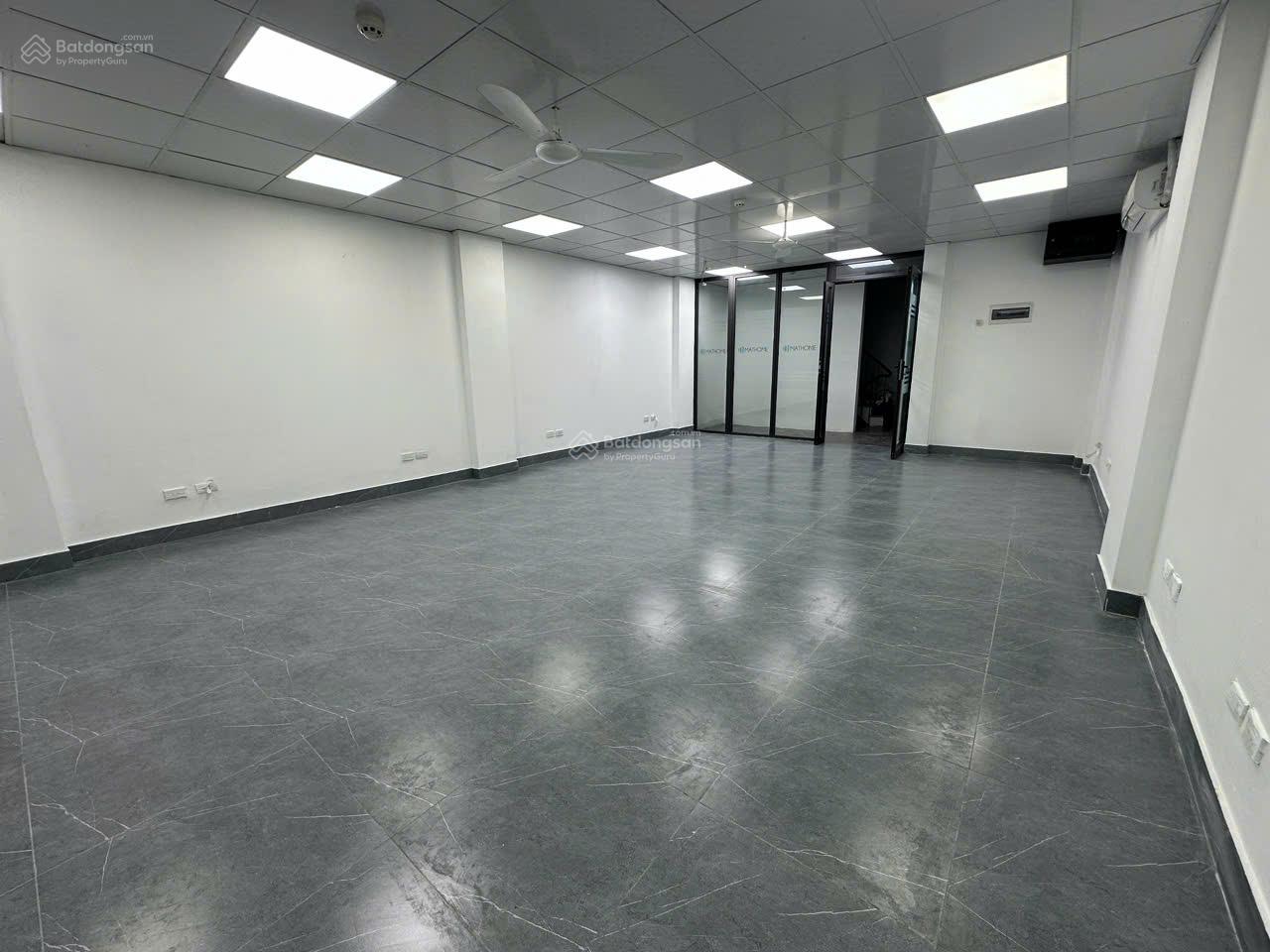 Cho thuê văn phòng Ngay ngã tư Nguyễn Xiển- Khuất Duy Tiến, 60 m2/tầng, sàn thông đẹp như ảnh Cho thuê văn phòng Ngay ngã tư Nguyễn Xiển- Khuất Duy Tiến, 60 m2/tầng, sàn thông đẹp như ảnh