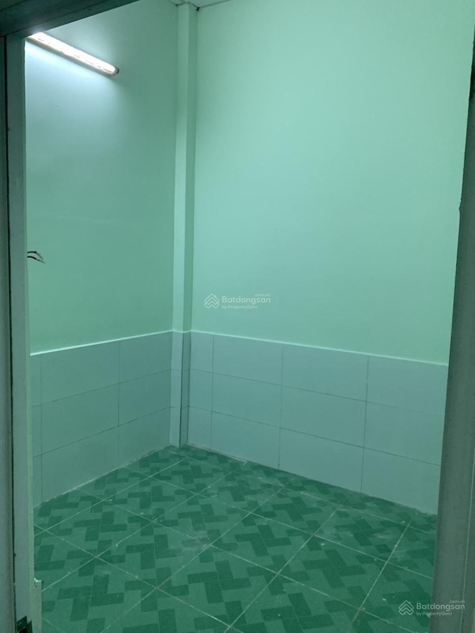 Bán gấp nhà cấp 4 50m2 sổ hồng 1PN hẻm nhỏ Gò Cát gần vòng xoay Phú Hữu Quận 9 2,05 tỷ 0764 994 ***