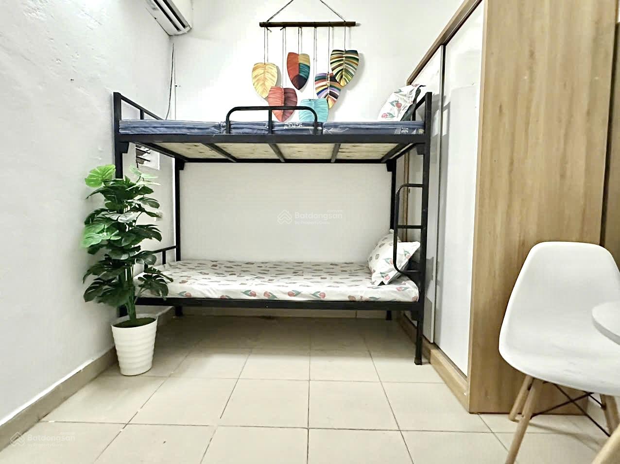 Phòng trọ vs cửa sổ thoáng 40 Chính Kinh 2tr5