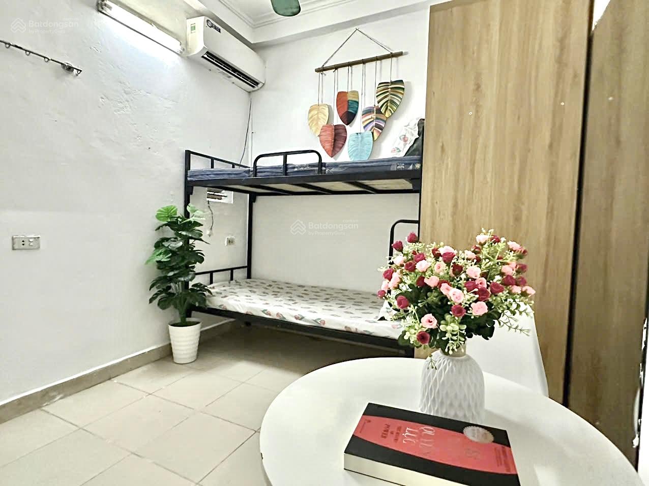 Phòng trọ vs cửa sổ thoáng 40 Chính Kinh 2tr5