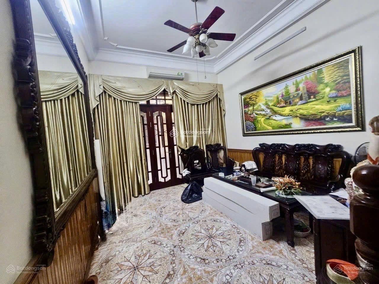 Cho thuê nhà Nguyễn Khuyến, HĐ DT 60m, 4 tầng, MT 5m, chia2 phòng tầng điều hòa nóng lạnh