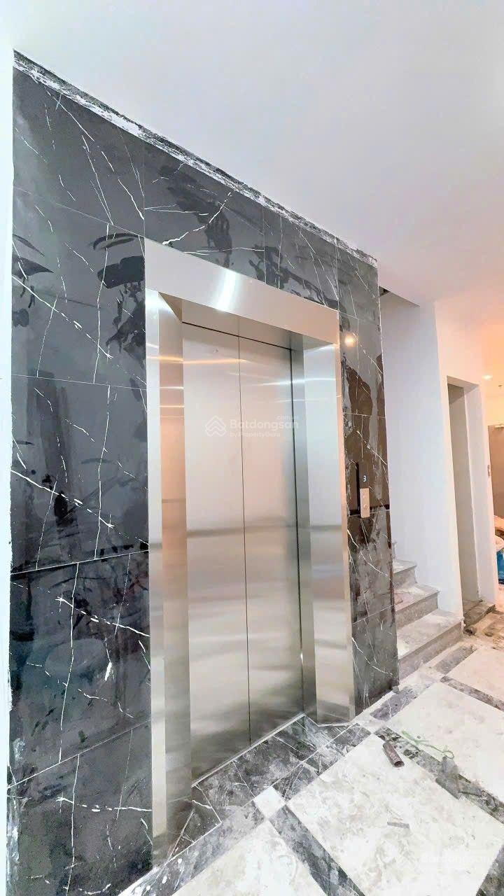 Chính chủ bán căn hộ dòng tiền 8 tầng thang máy kinh doanh ô tô đỗ cửa giá 13.5tỷ dòng tiền 700tr/n