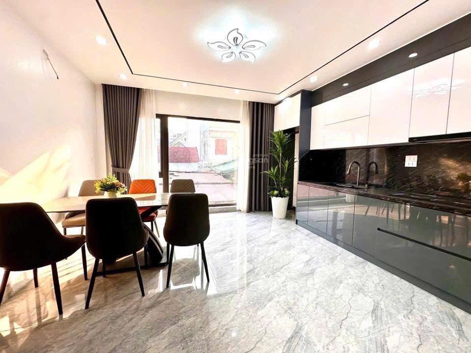 Nhà ô tô tránh, kinh doanh tốt 40m trung tâm Di Trạch nhỉnh 10 tỷ