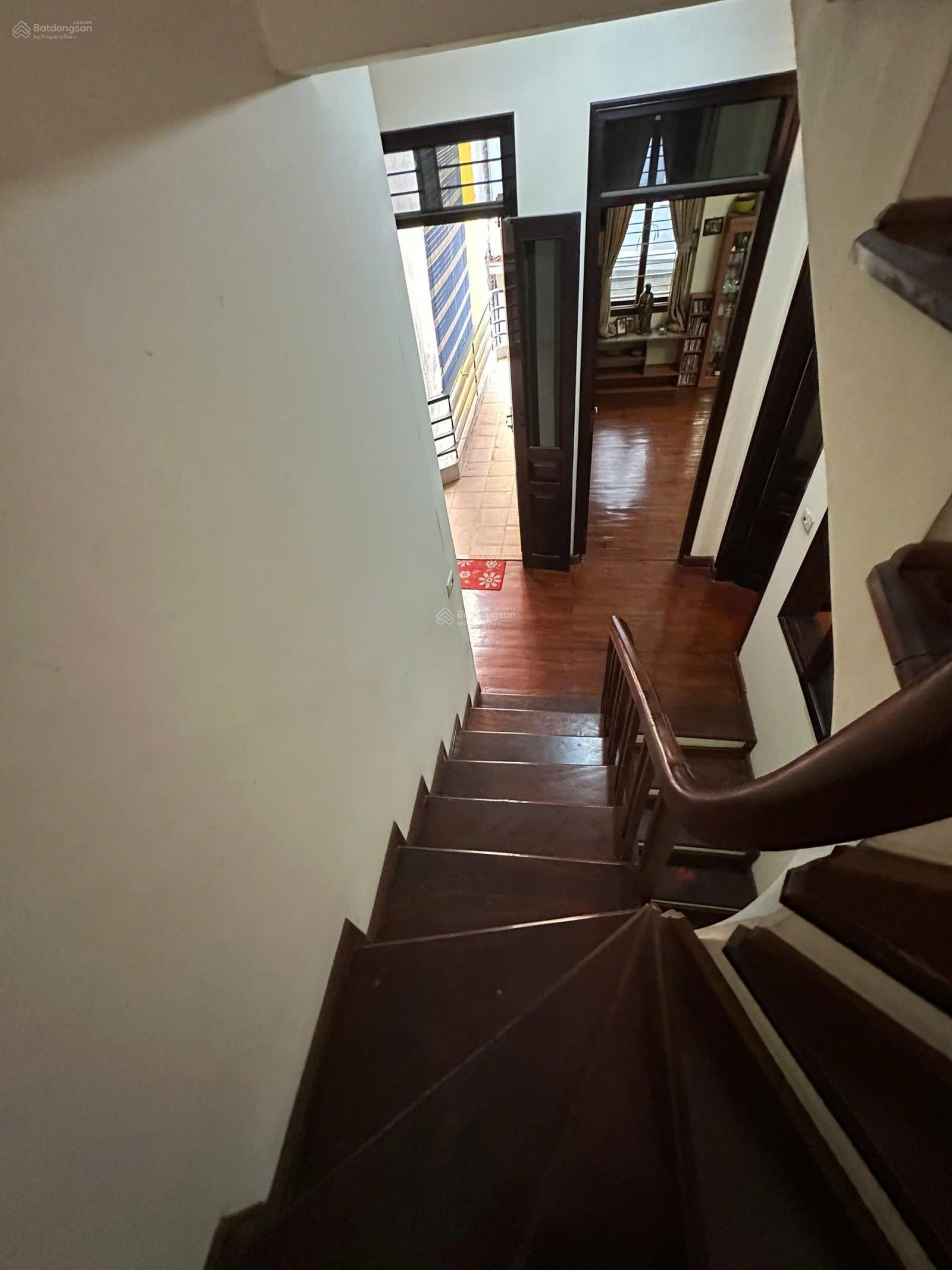 Chính chủ tôi kẹt tiền bán gấp nhà Vĩnh Phúc Ba Đình Hà Nội 58m2 XD 5 tầng 4 ngủ đầy đủ công năng