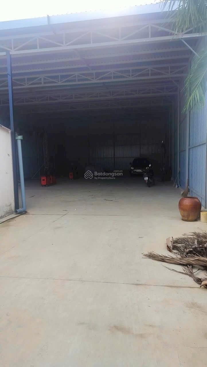 Cho thuê kho xưởng 360m2 đường Lê Thị Lơ Hóc Môn