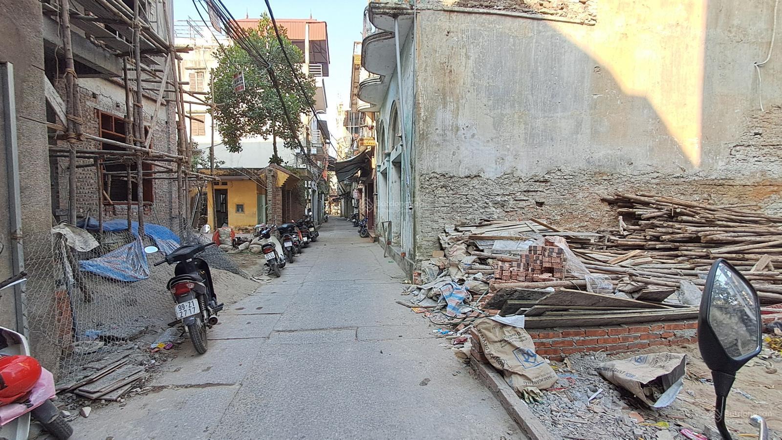 Đất đẹp lung linh, mặt ngõ xe 7 chỗ thông, hơn hai tỷ