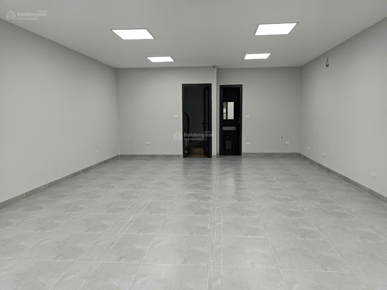 Chính chủ cho thuê lô góc Hoàng Ngân, Nguyễn Thị Định, Nguyễn Thị Thập. DT 100m2x7t, giá 60tr/tháng