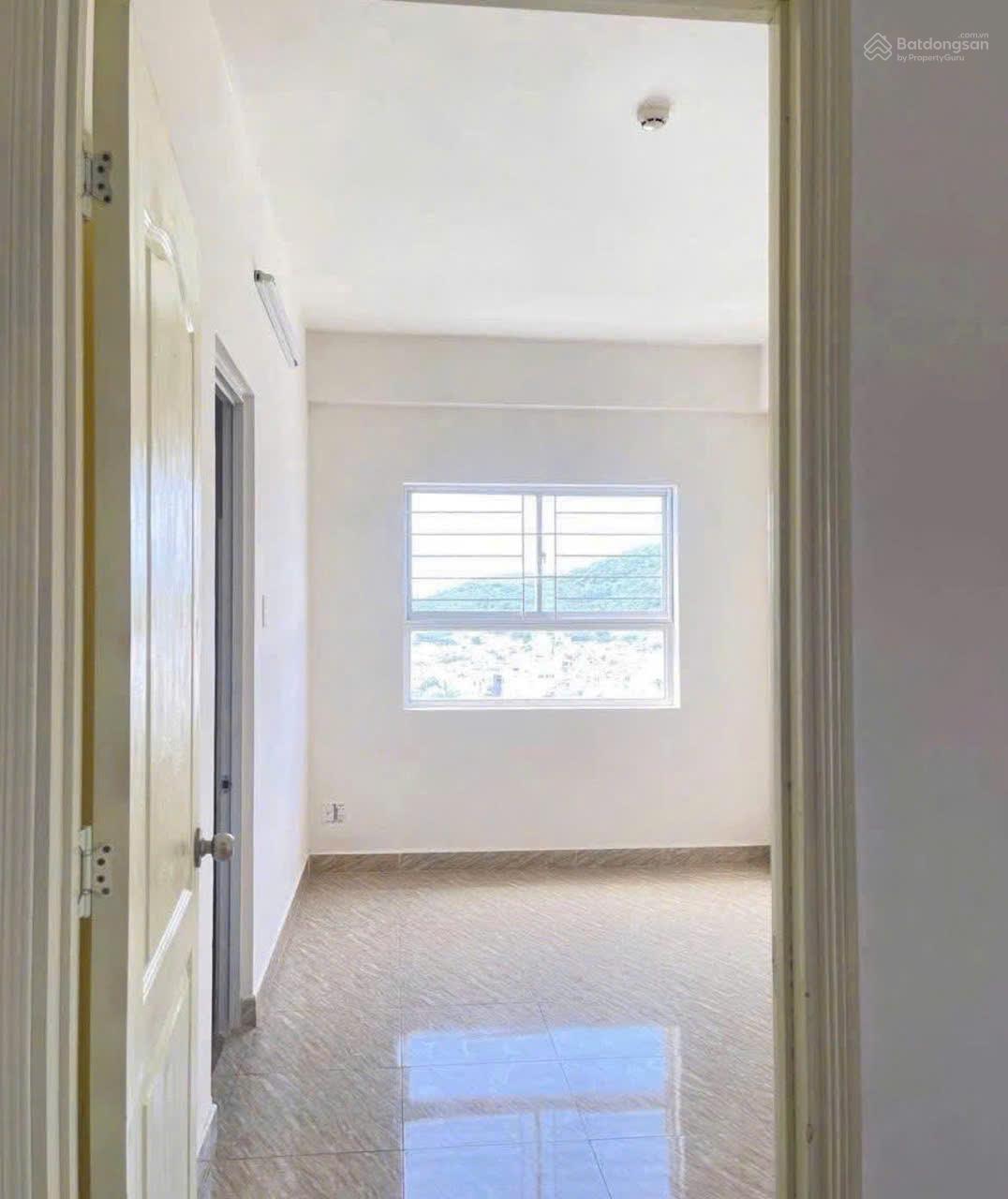 Giảm sốc căn hộ Hoàng Quân Nha Trang, sổ đỏ, DT 55m2, 2PN 2WC, chỉ 1.97 tỷ Giảm sốc căn hộ Hoàng Quân Nha Trang, sổ đỏ, DT 55m2, 2PN 2WC, chỉ 1.97 tỷ