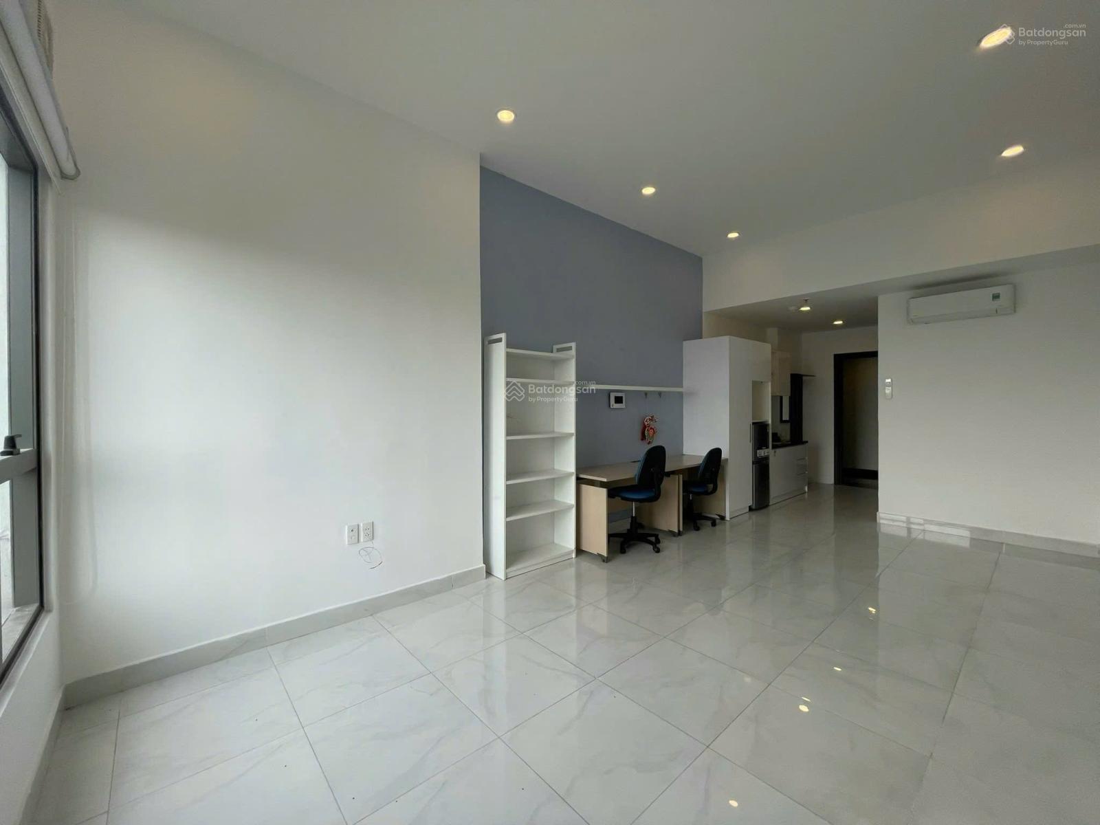 Cho thuê Garden Gate vào ở ngay nội thất văn phòng 36m2 nội thất y hình giá 9.5triệu gần sân bay