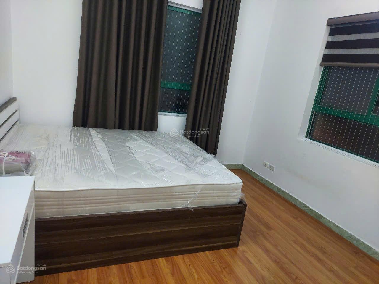 Chính chủ cần cho thuê căn hộ 17T7 Hoàng Đạo Thúy, 120m2, 3 ngủ, đủ nội thất