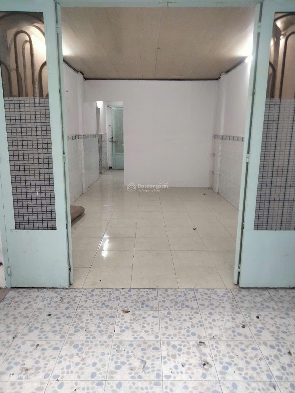 Cho thuê nhà trệt 1 lầu - nhà thông thoáng, an ninh - Tuấn 0967 879 ***