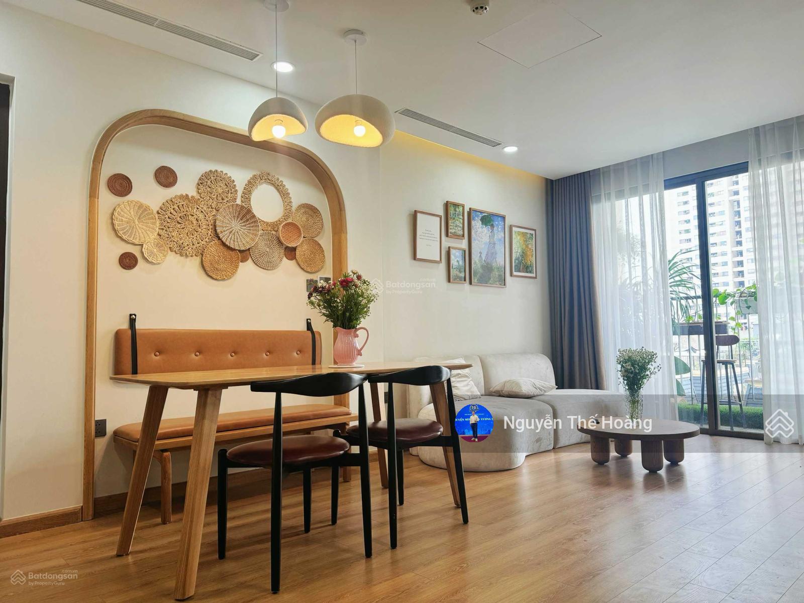 Giá chuẩn, bán CH 2N - 2WC, 66m2 tòa Eco Green. Tầng trung BC Đông Nam mát mẻ, phù hợp ở lâu dài