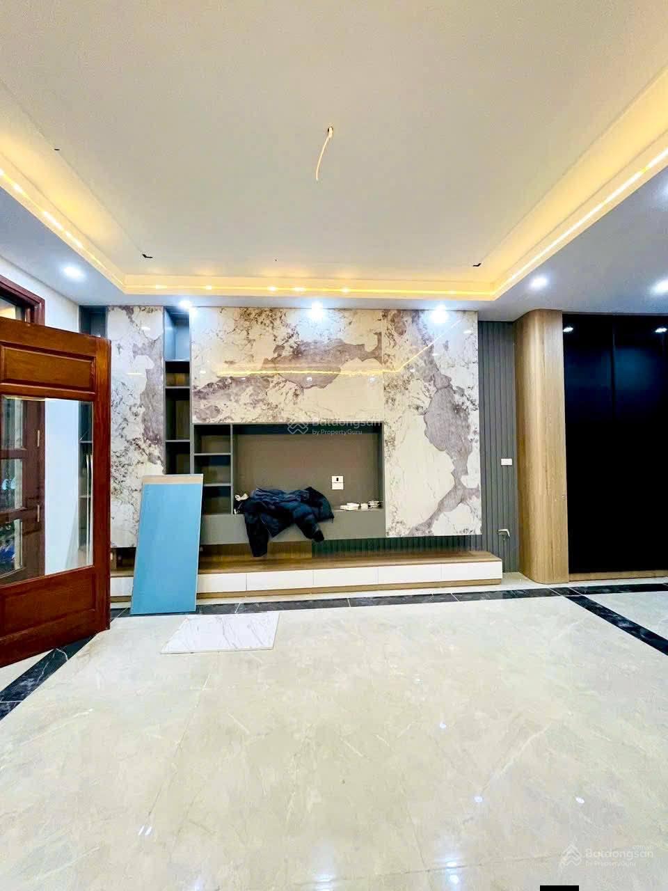 Bán Nhà Thang Máy, Hoa Lư, Hai Bà Trưng 38m, 5 tầng, mt 4.5m, giá 15 tỷ.