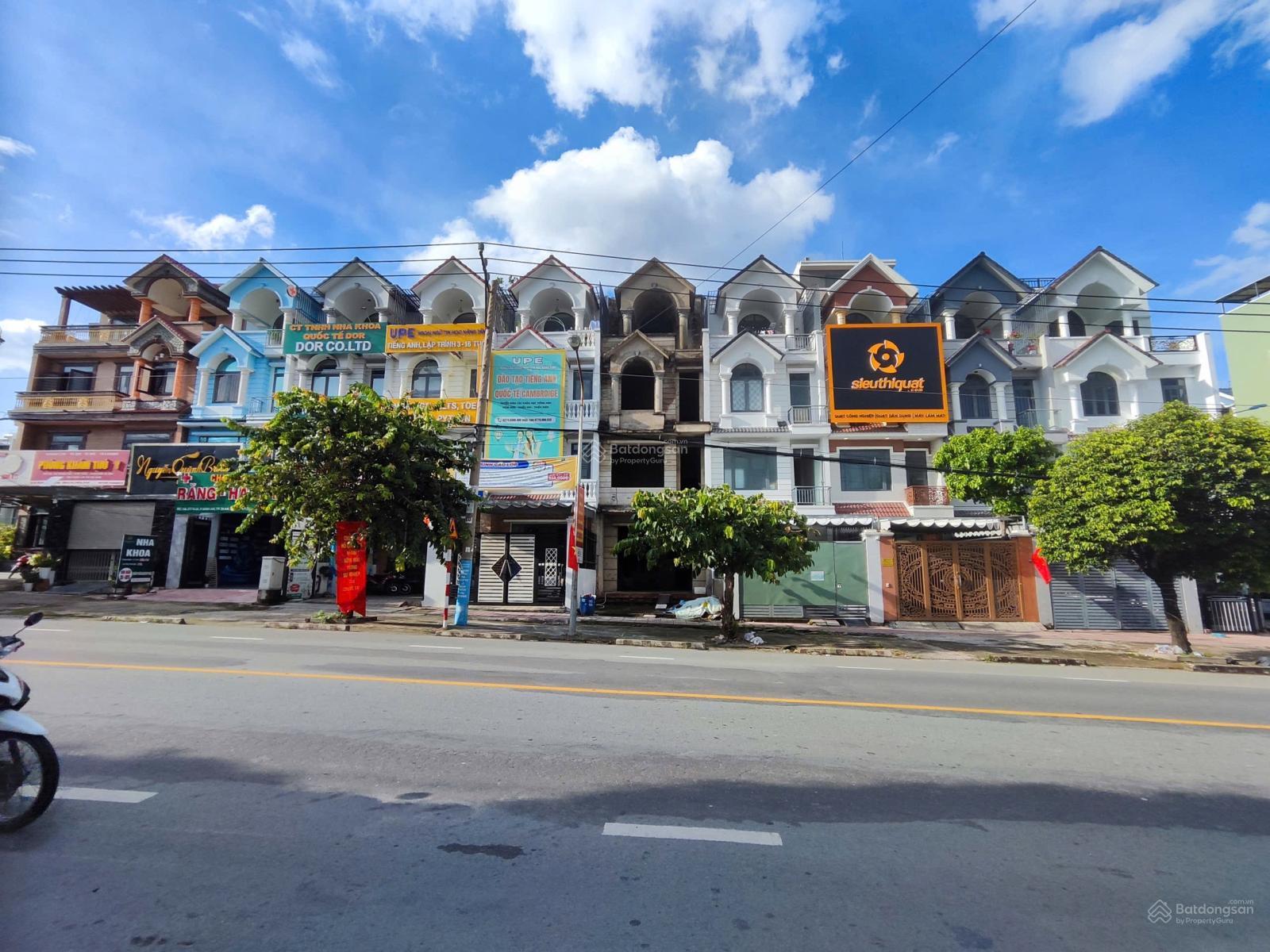 7.4 tỷ/ Bán nhà 1 trệt 3 lầu KDC Phú Hồng Thịnh 10 phần thô MT đường ĐT743A, P. Bình An, TP Dĩ An