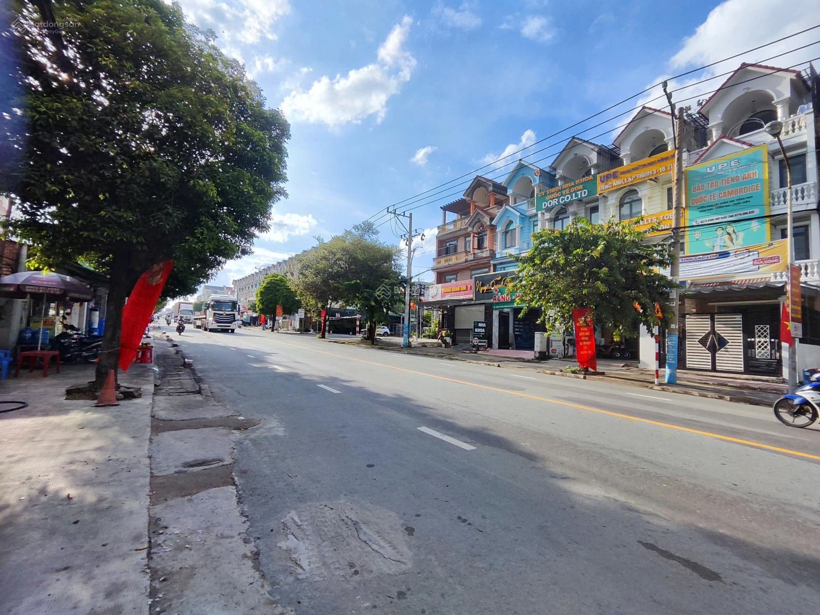 7.4 tỷ/ Bán nhà 1 trệt 3 lầu KDC Phú Hồng Thịnh 10 phần thô MT đường ĐT743A, P. Bình An, TP Dĩ An