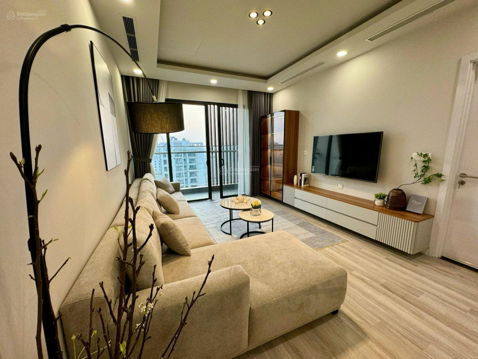 Bán CC FLC Complex 36 Phạm Hùng, 100m2, 3PN, 2WC, ban công Đông Nam, full nội thất đẹp, giá 9,5 tỷ