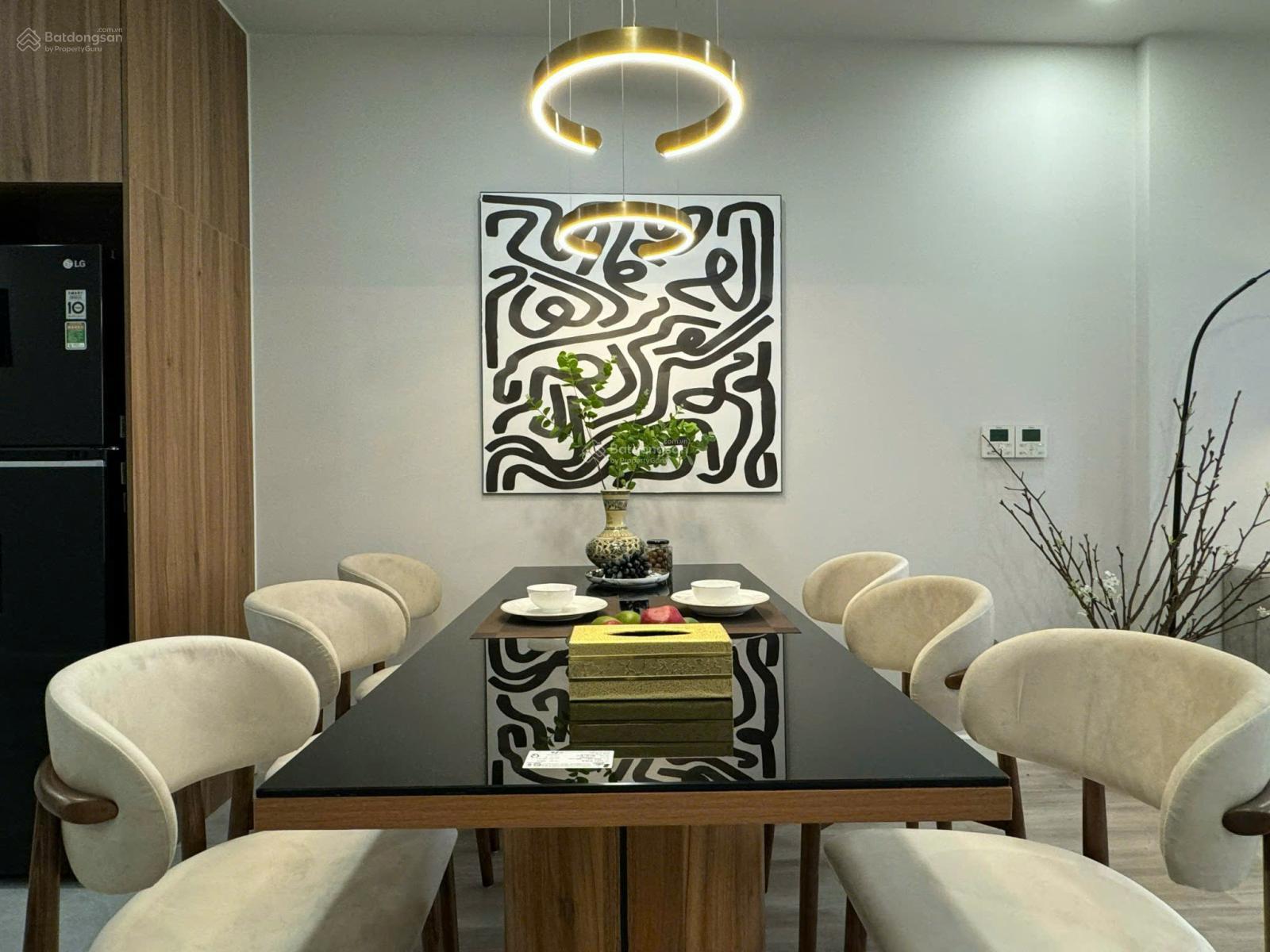 Bán CC FLC Complex 36 Phạm Hùng, 100m2, 3PN, 2WC, ban công Đông Nam, full nội thất đẹp, giá 9,5 tỷ