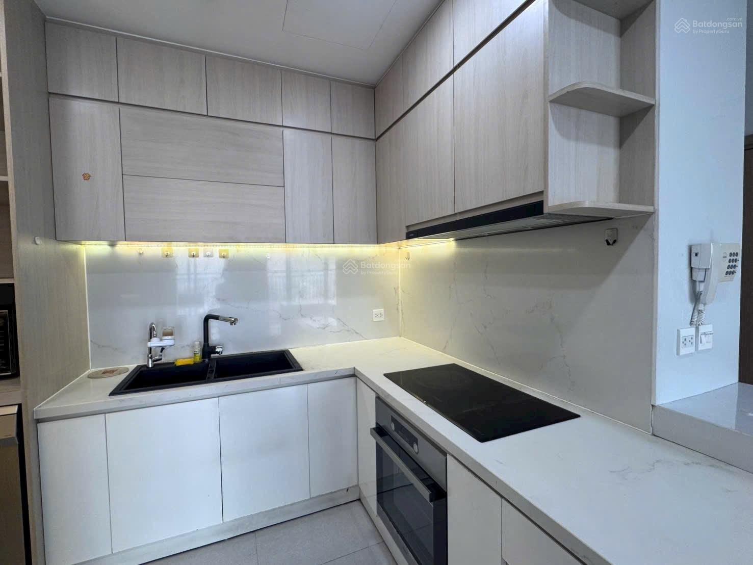 Bán căn góc tầng cao 3PN/2WC sẵn hđ thuê, nhà mới đẹp-Golden Mansion 2026 tháo gỡ pháp lý Bán căn góc tầng cao 3PN/2WC sẵn hđ thuê, nhà mới đẹp-Golden Mansion 2026 tháo gỡ pháp lý