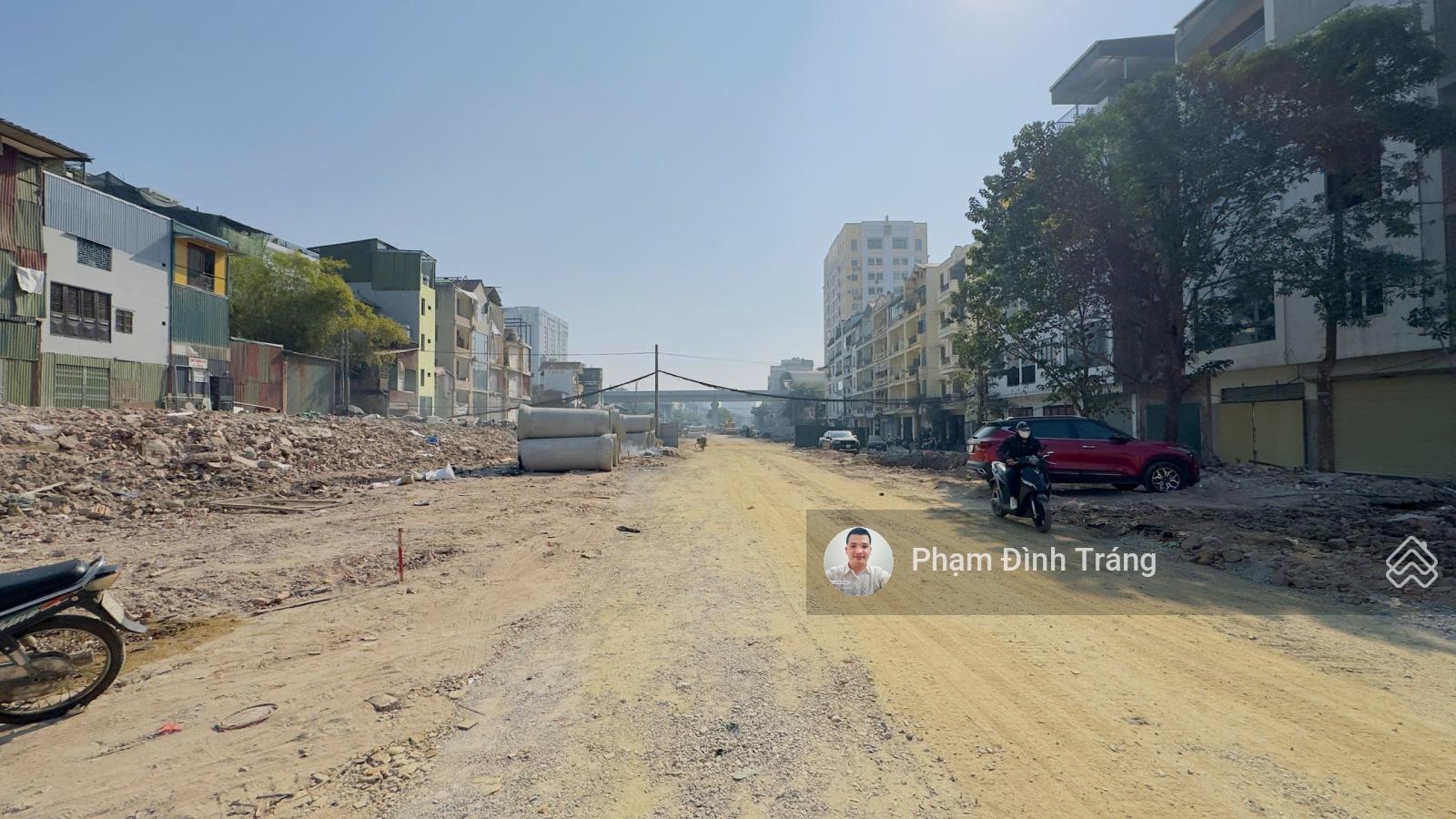 Bán nhà mặt phố Ô Chợ Dừa, Đê La Thành mới mở 133m2 - mặt tiền 9m - 41.8 tỷ VIP nhất quận Đống Đa