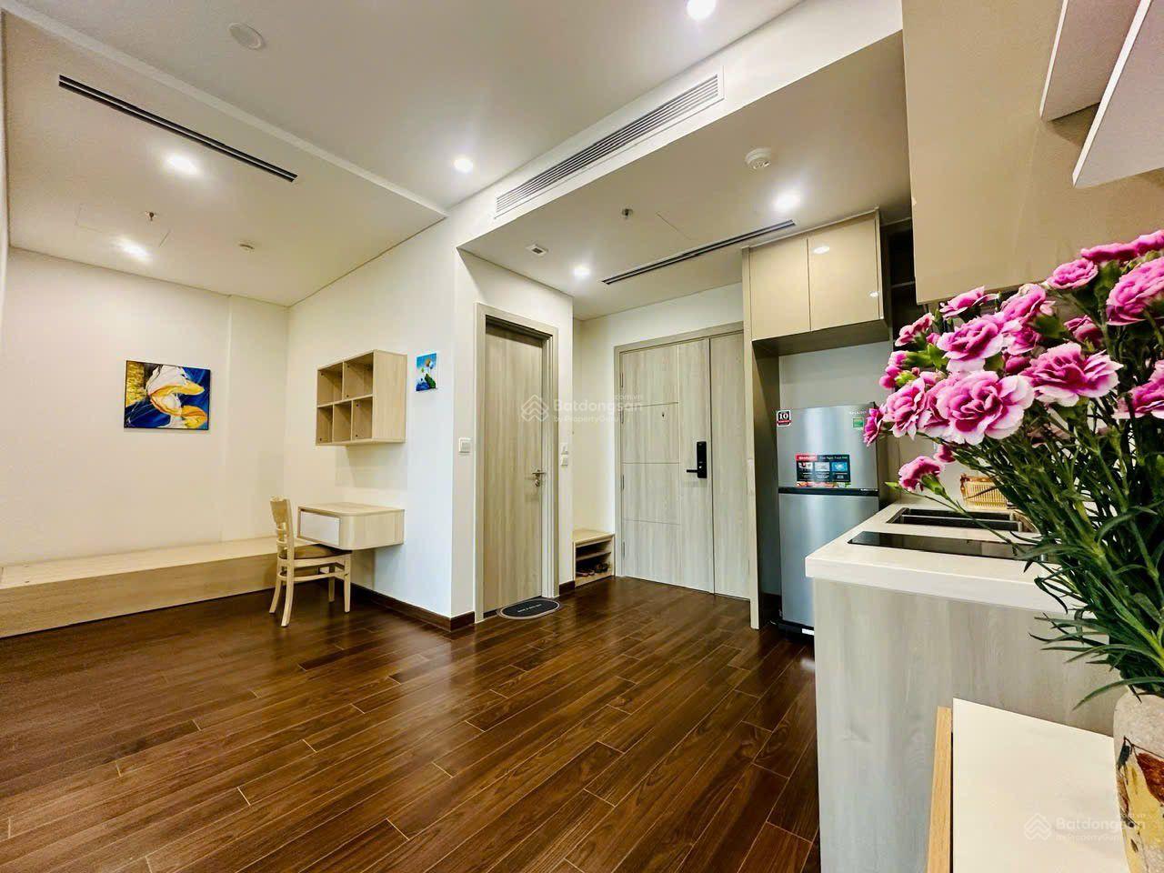 0942 161 ***. Cần bán nhanh căn 1PN+1 full NT, sẵn sổ tòa C Masteri West Heights. Giá 4,1 tỷ