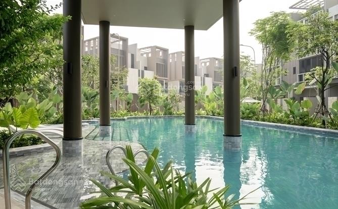 Bán nhanh nhà phố đối diện clubhouse khu biệt thự The Orchard. 176m2 sàn sử dụng. Giá 10,8 tỷ