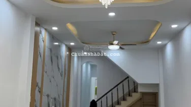 Bán nhà 3 tầng mới khu bàn cờ 76,7 m2 giá 6,5 tỷ Phường Nha Trang!