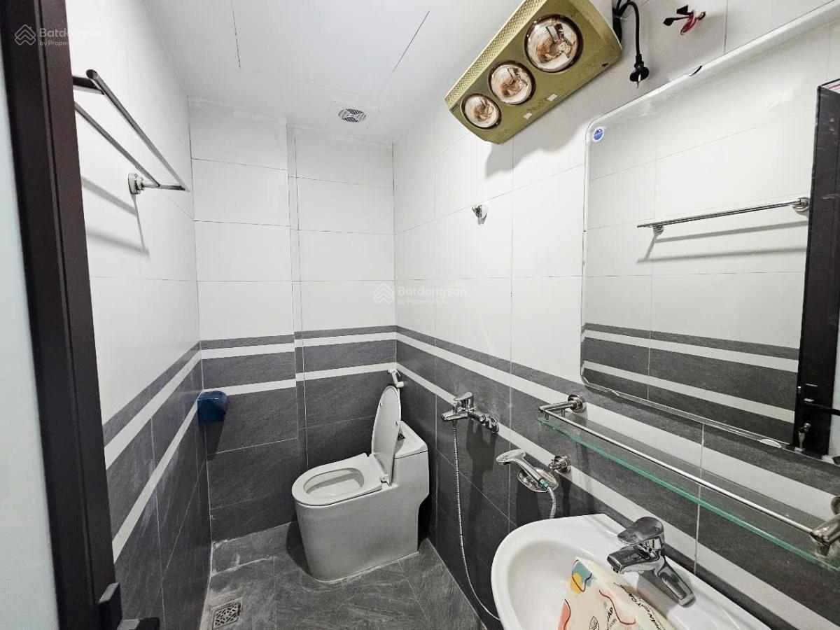 Nhà hiếm. Hoàng Quốc Việt đẳng cấp, 52m2*5T, ô tô đỗ cửa, ô chờ thang máy, dân xây tốt, ở ngay Nhà hiếm. Hoàng Quốc Việt đẳng cấp, 52m2*5T, ô tô đỗ cửa, ô chờ thang máy, dân xây tốt, ở ngay