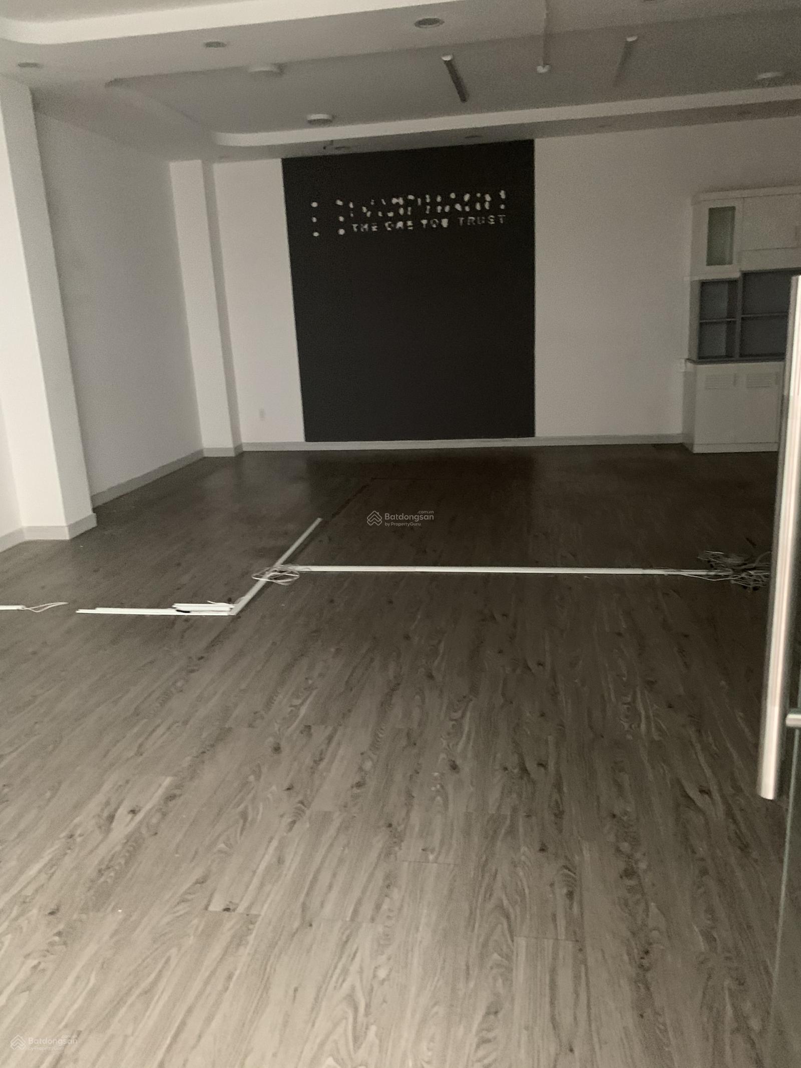 NHÀ BÁN HẺM XE HƠI 8M ĐƯỜNG SƯ VẠN HẠNH P12 Q10 DT: 4.2*14M DÒNG TIỀN 30TR/THÁNG GIÁ BÁN 15.5 TỶ.