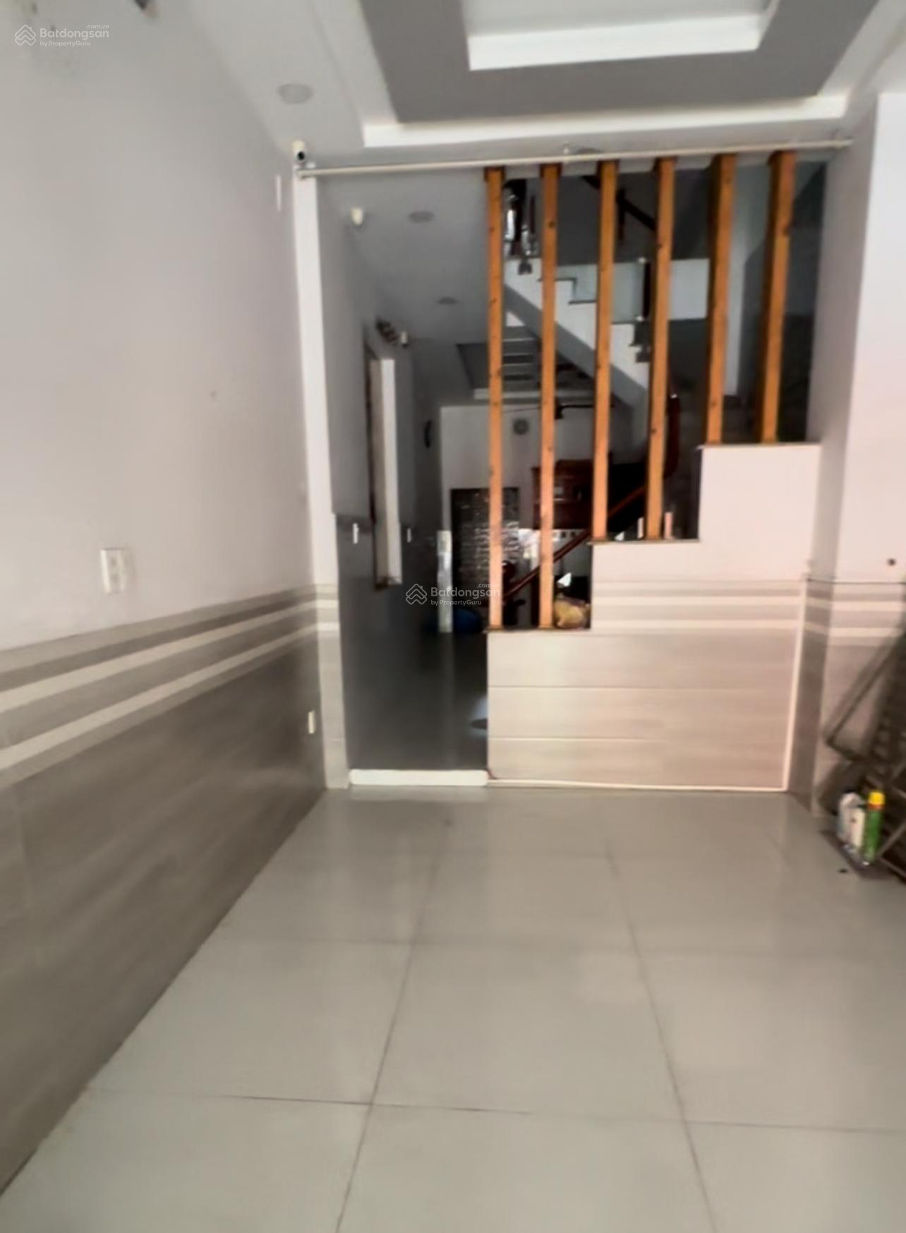 Bán NP 6PN, 4WC, 194m2 tại Âu Cơ, Q11, HCM giá siêu hời 15 tỷ