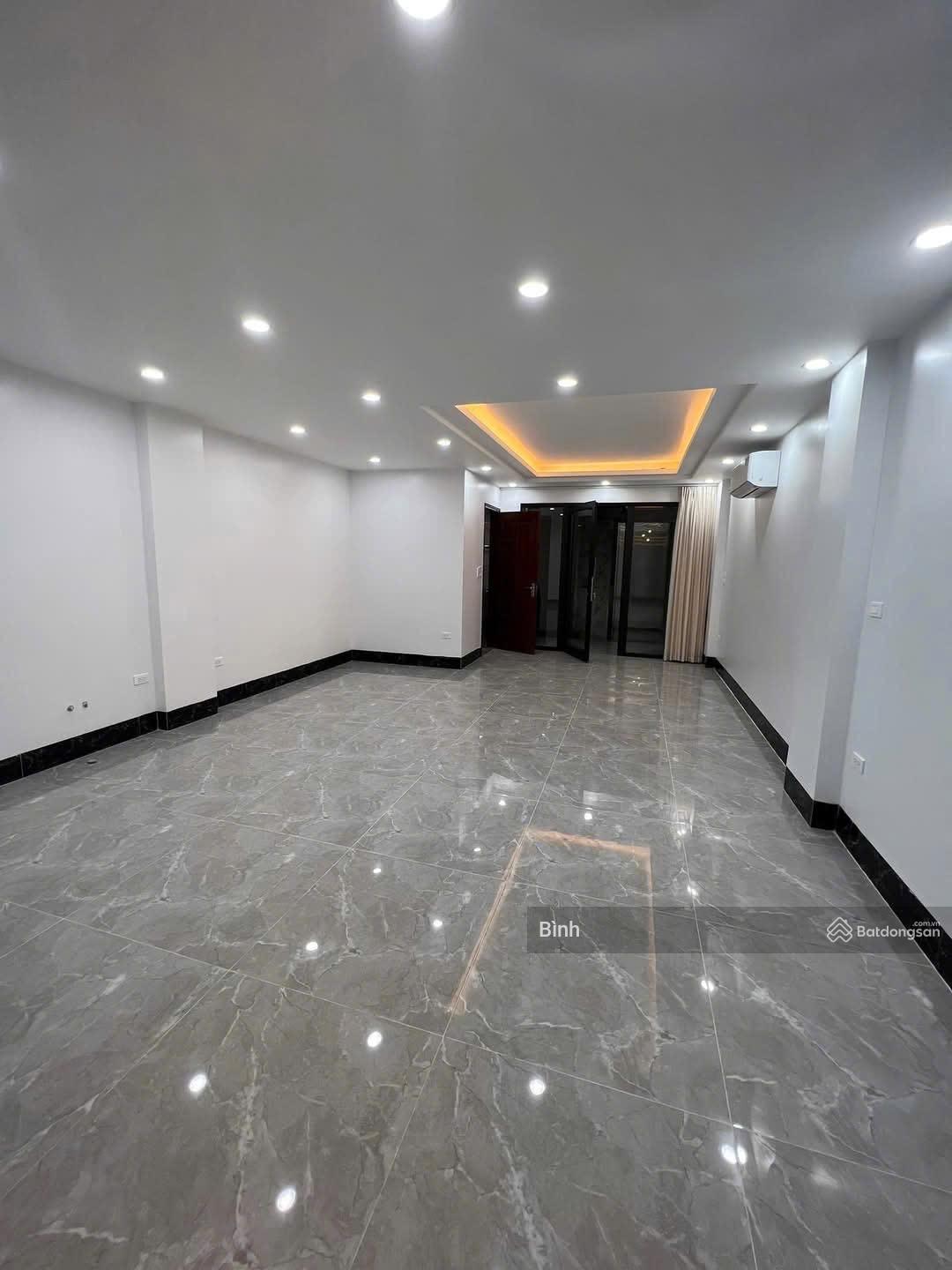 Cho thuê nhà riêng Trần Đại Nghĩa 70m2x5 tầng, MT: 10m, giá thuê: 40tr, thang máy, cách mặt phố 10m Cho thuê nhà riêng Trần Đại Nghĩa 70m2x5 tầng, MT: 10m, giá thuê: 40tr, thang máy, cách mặt phố 10m